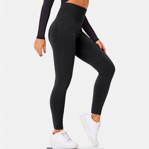 Halara seamless flow high waisted plain butt lifting leggings- M (7/8)